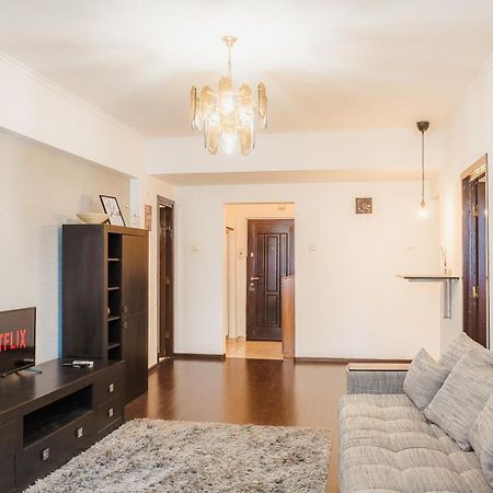 Parliament 1Br Apartment W Self Check In Бухарест Экстерьер фото