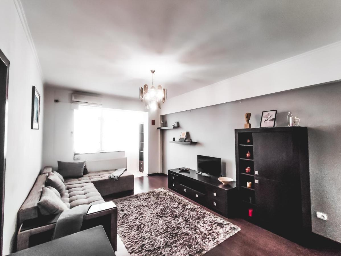 Parliament 1Br Apartment W Self Check In Бухарест Экстерьер фото